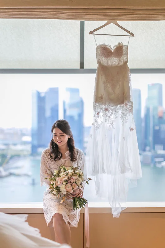 fee-en-blanc-lace-robe